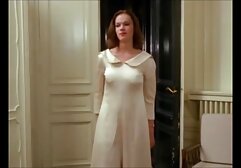 彼女の夫のお気に入りのソファの上に隣人と成熟した浮気妻 女の子 の ため の エッチ な